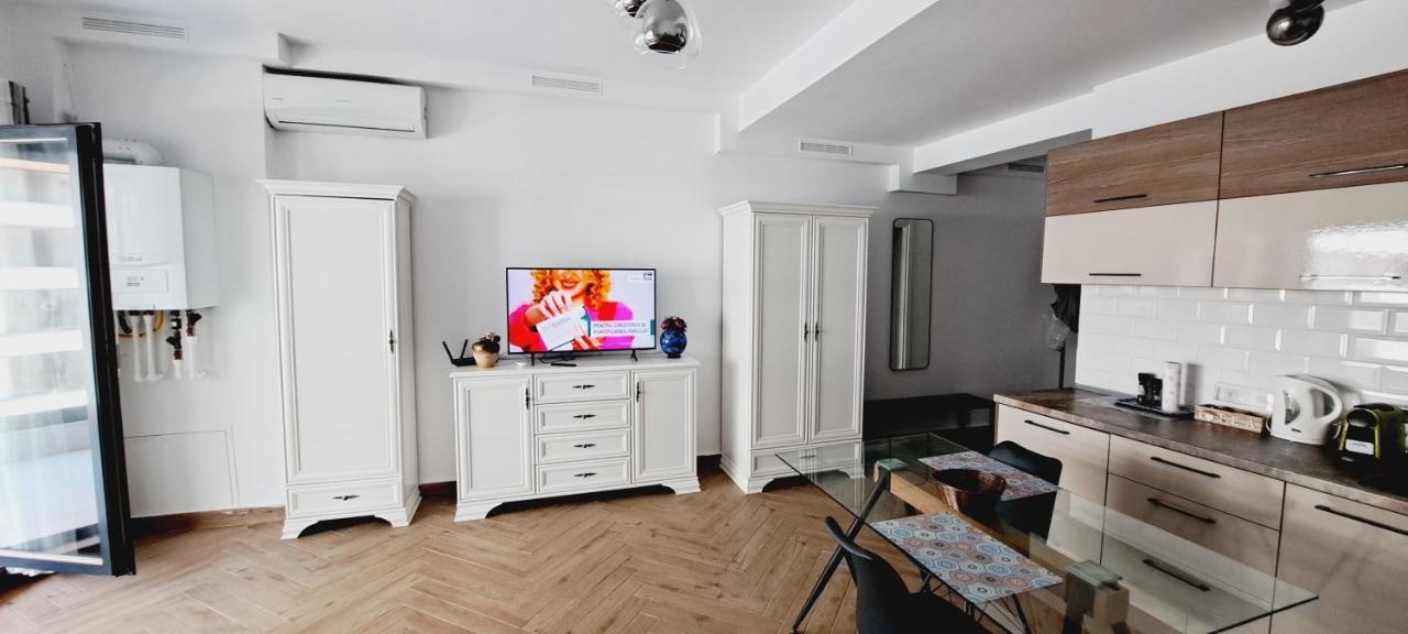 Mamaia Nord Studio La 10 M De Plaja Langa Cluburi Exterior foto
